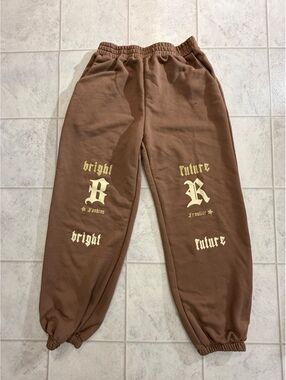 SHEIN Petite M Brown Sweatpants with Bright Future Print
